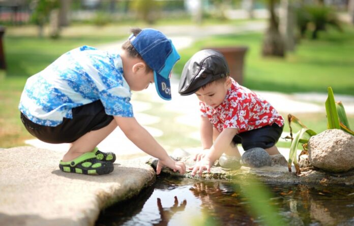 Outdoor-play-kids