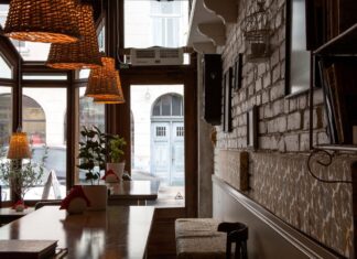 bar